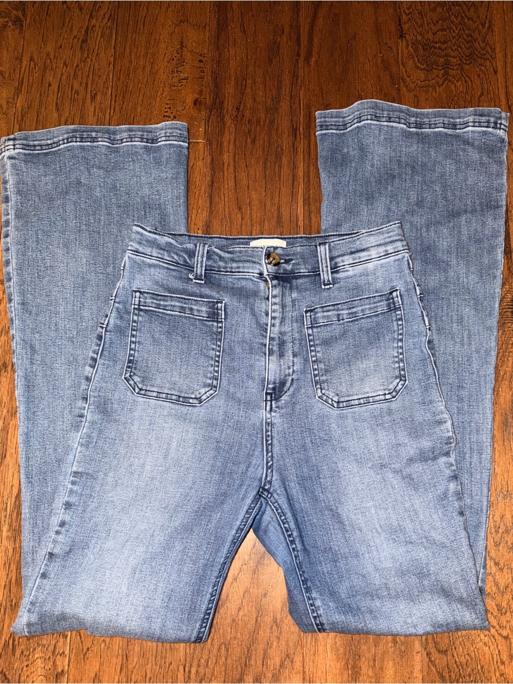 Pistola Women’s size 28 Inseam 31” Light Blue Flare Wide Leg Jeans